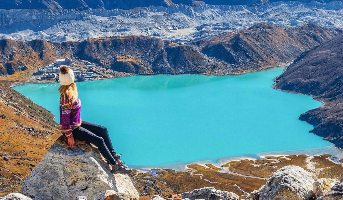 early-morning-hike-to-gokyo-ri.jpg