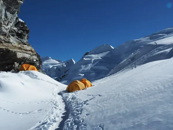 mera-peak-climbing-cost.webp