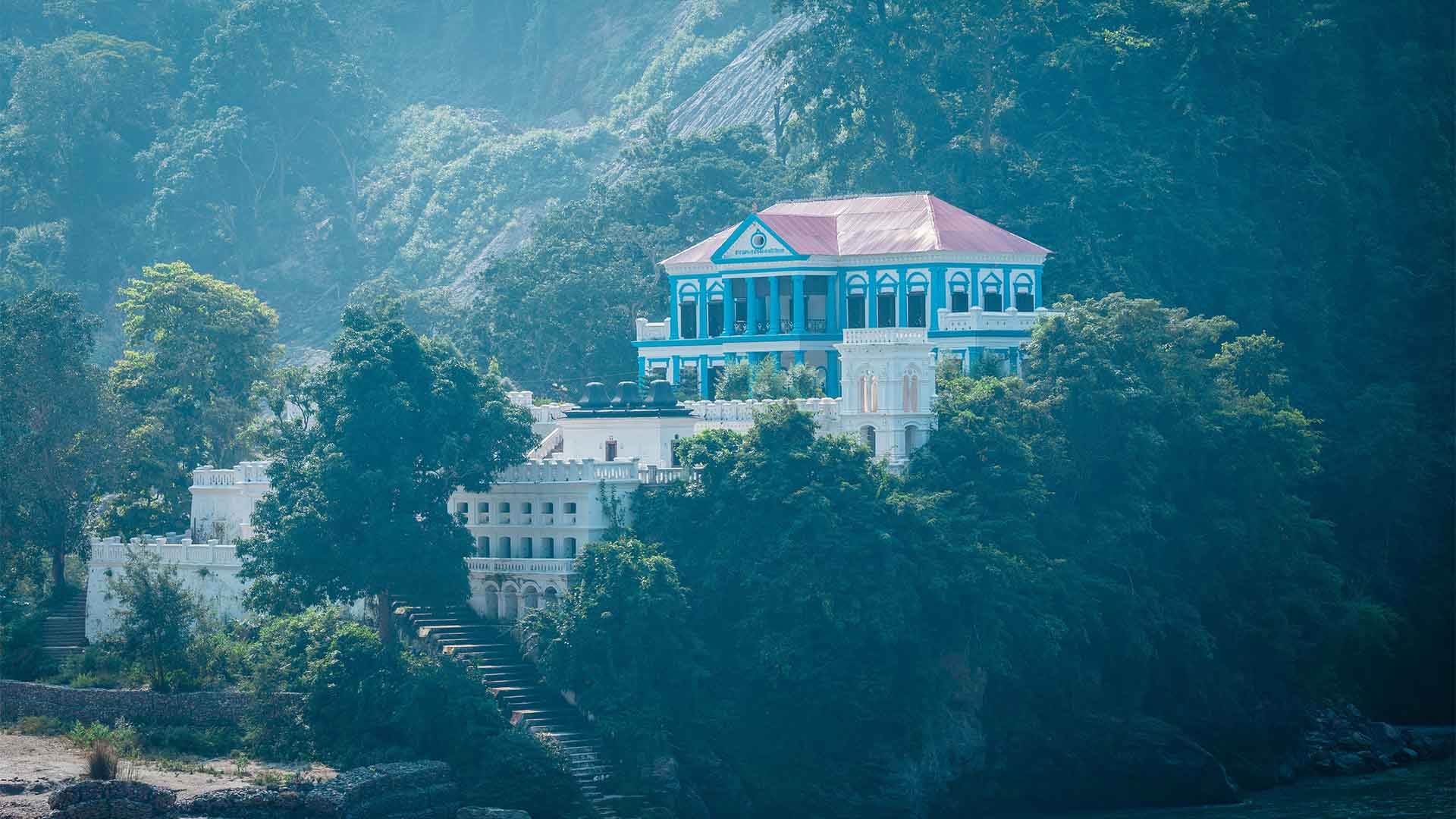 rani-mahal-in-nepal.jpg