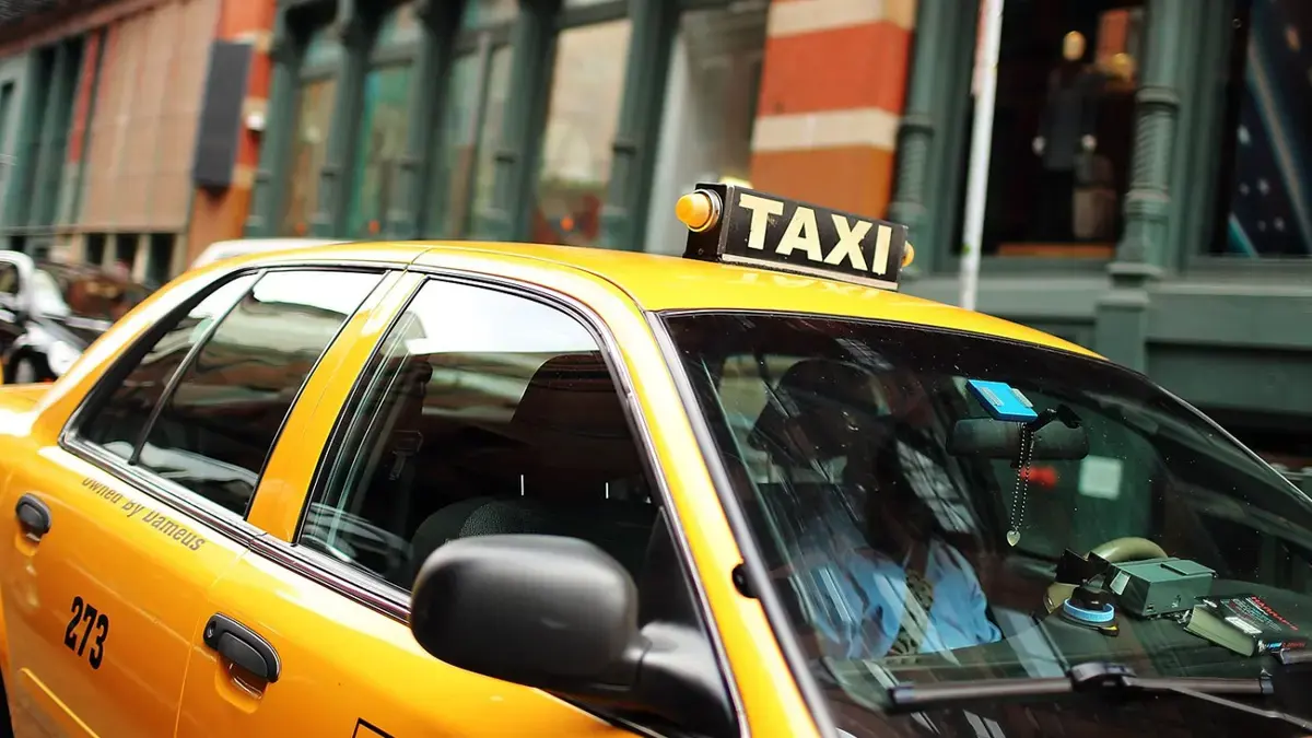 taxi-drivers-overcharging-tourists-1.webp
