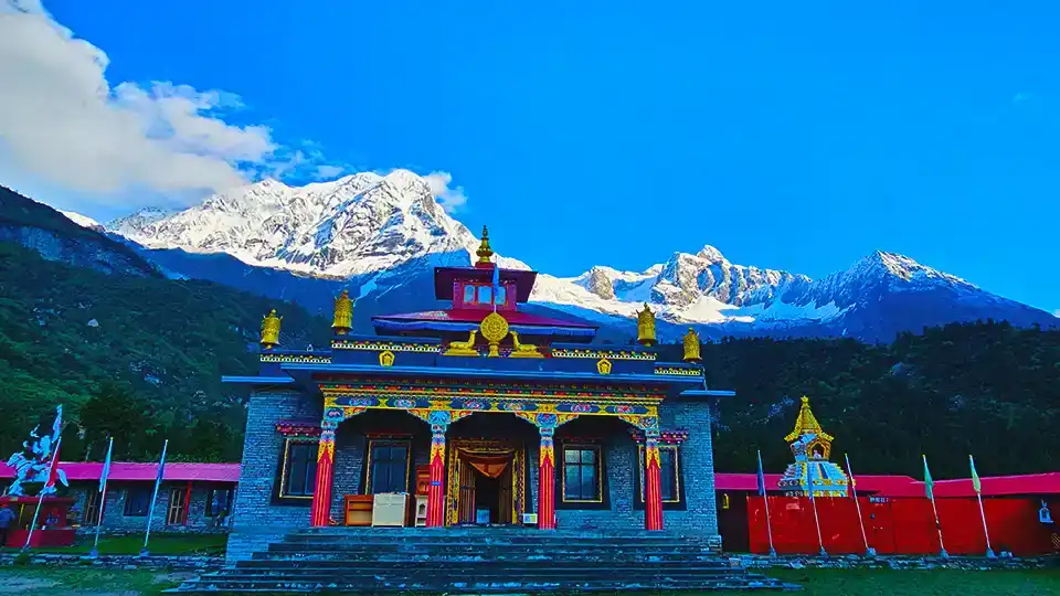 view-of-the-manaslu-mountain-range-from-samagaon.webp
